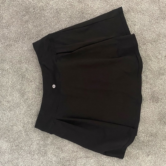 Cute black tennis skirt - Picture 2 of 3